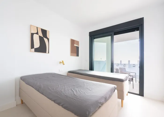 Lomas Del Higueron - Brand New